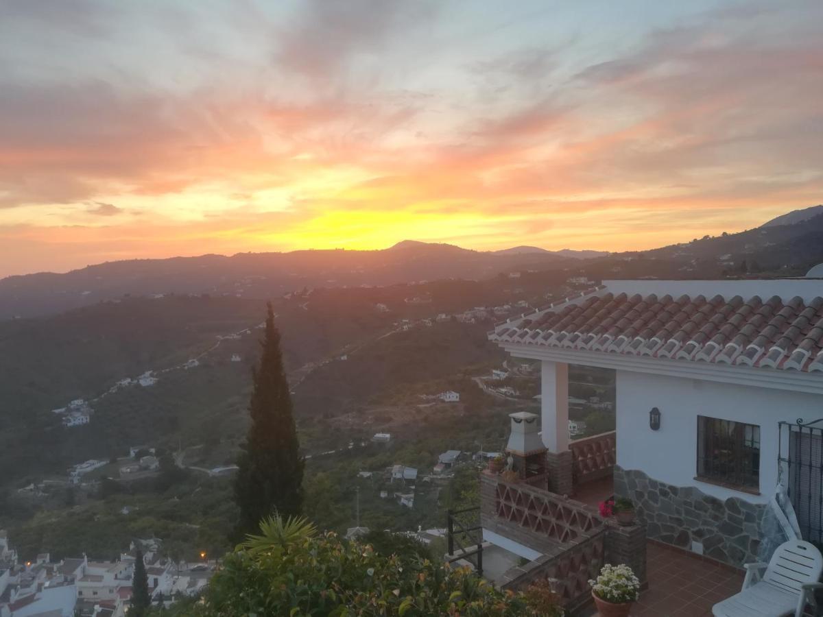 הוילה Casa Ana, Fantasticas Vistas A Frigiliana, El Mar Y La Montana מראה חיצוני תמונה